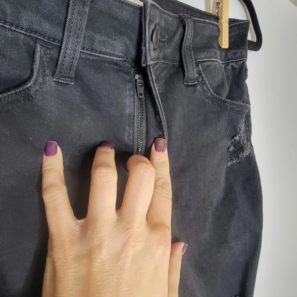 SO Black Distressed Skinny Jeans Size 5 Juniors (Women 0-2) Stretch High Rise